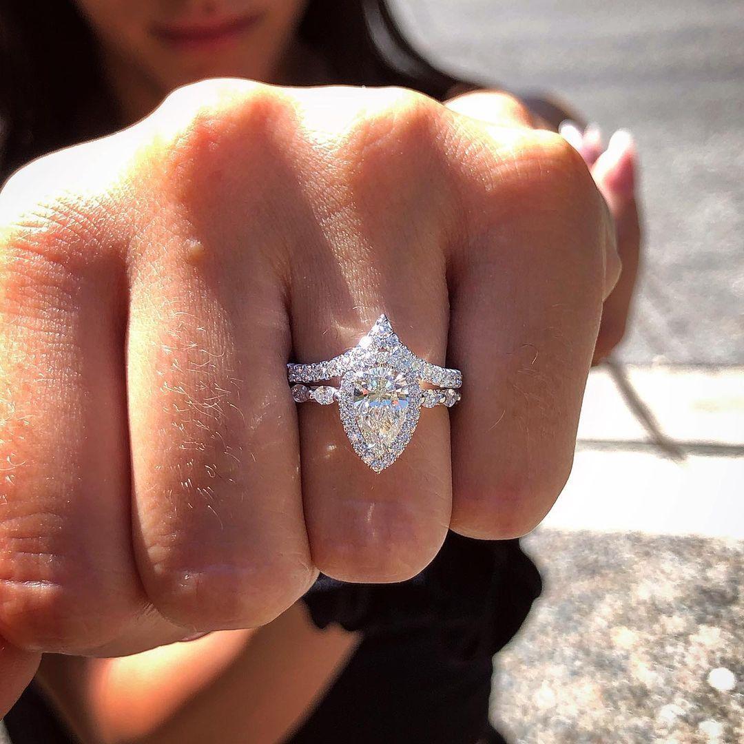 iiAthena Halo Pear Cut Moissanite Engagement Ring Set